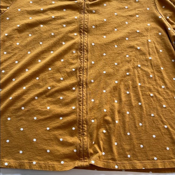 Old Navy Short Sleeve V-Neck Flutter Sleeve Top in Mustard with White Polka Dots - Picture 2 of 4
